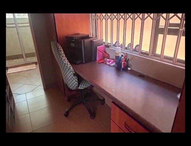 3 BEDROOM FREEHOLD FOR SALE IN LINMEYER